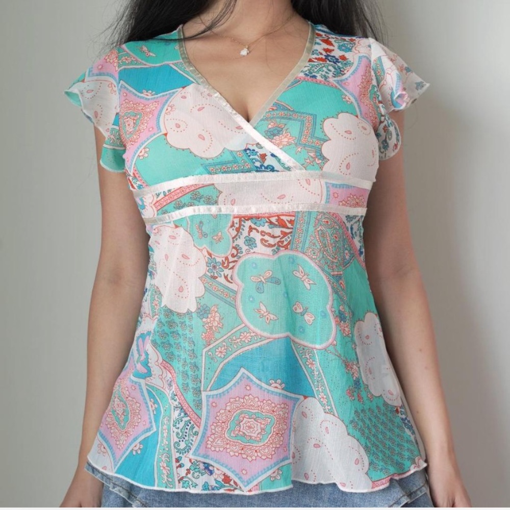 Flutter sleeve babydoll blouse